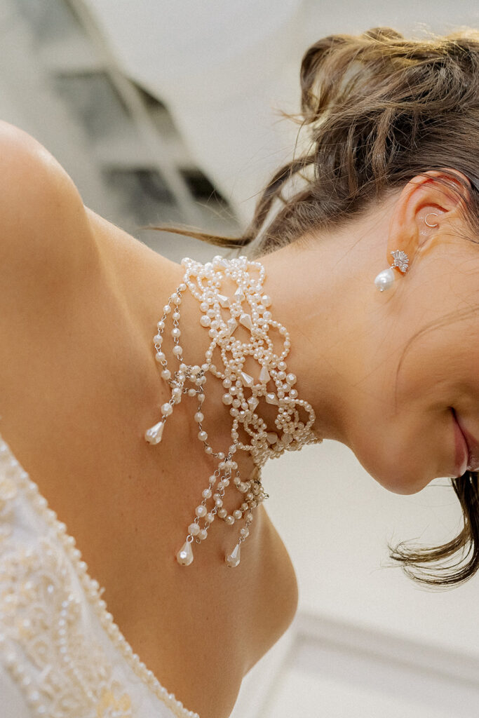 Brides jewelry details